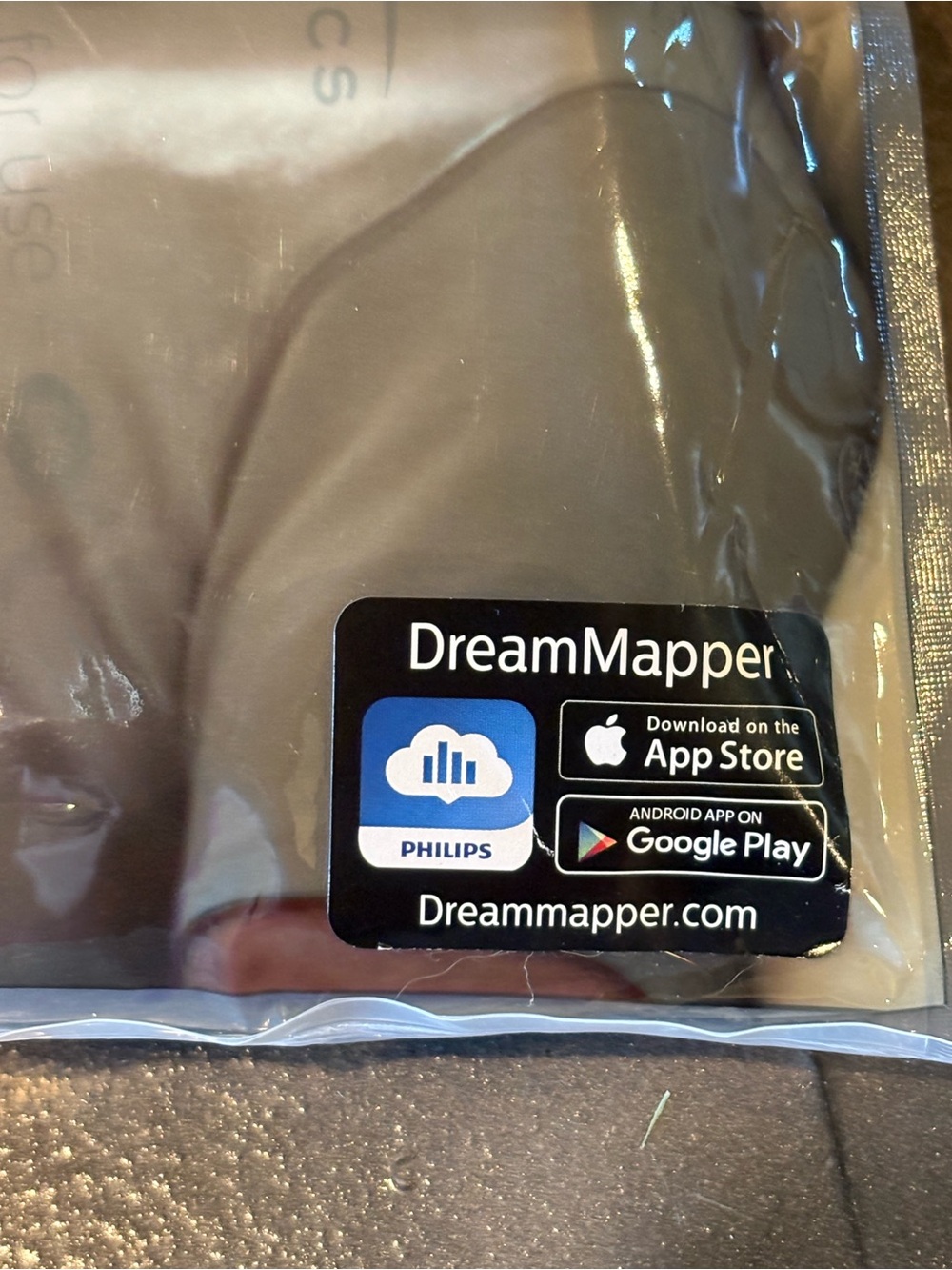 Respironics 1124987 DreamWear Gel Pillows Medium Single Cushion & Medium Frame - Picture 2 of 5